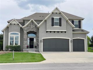 24205 W 111th Place, Olathe, KS 66061