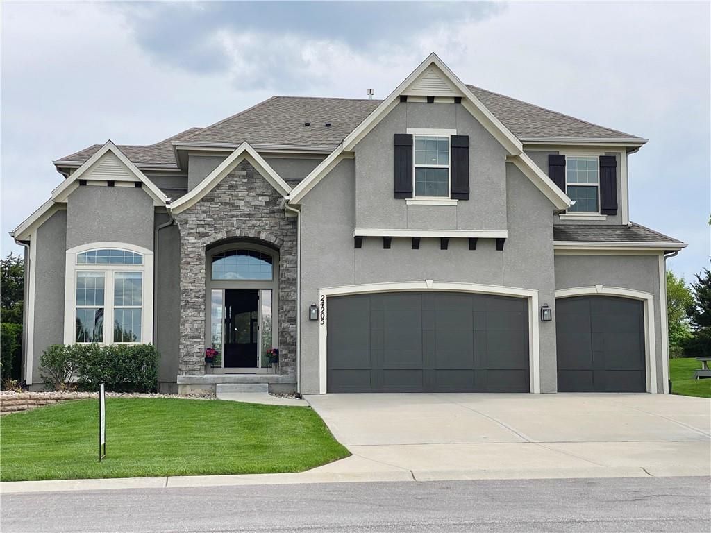 24205 W 111th Place, Olathe, KS 66061