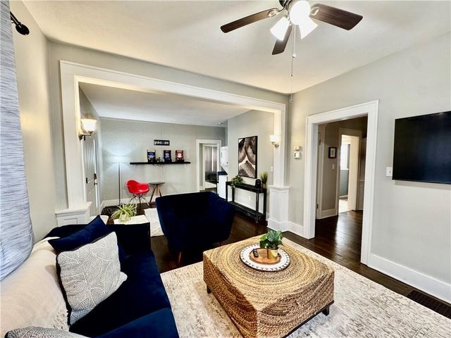 618 SE Miller Street, Lee's Summit, MO 64063