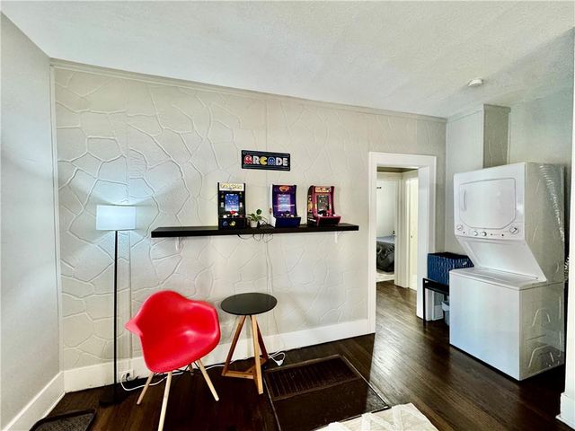 618 SE Miller Street, Lee's Summit, MO 64063