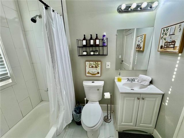 618 SE Miller Street, Lee's Summit, MO 64063