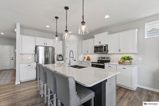 21356 H Street, Omaha, NE 68022
