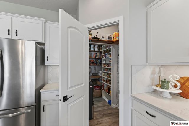 21356 H Street, Omaha, NE 68022