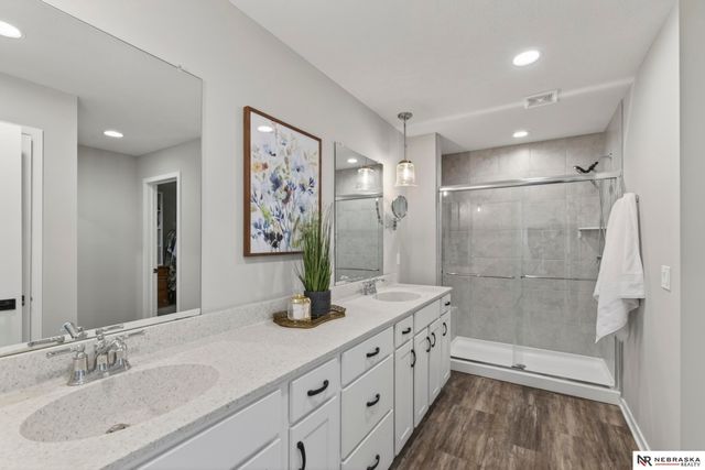 21356 H Street, Omaha, NE 68022