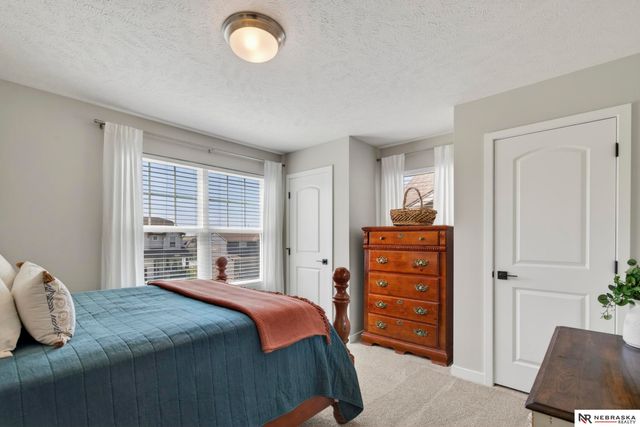21356 H Street, Omaha, NE 68022