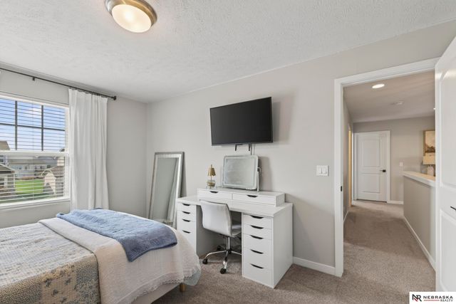21356 H Street, Omaha, NE 68022