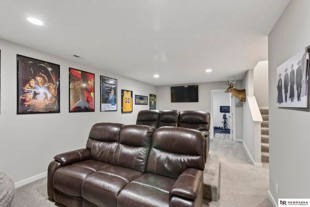 21356 H Street, Omaha, NE 68022