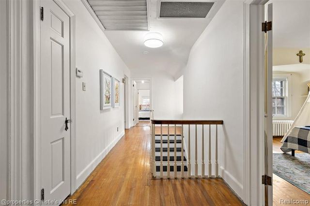 285 Mcmillan Road, Grosse Pointe Farms, MI 48236