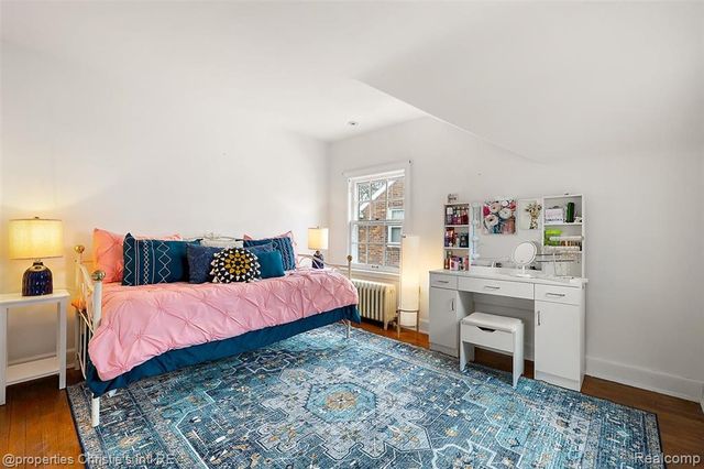 285 Mcmillan Road, Grosse Pointe Farms, MI 48236