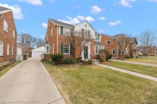 285 Mcmillan Road, Grosse Pointe Farms, MI 48236