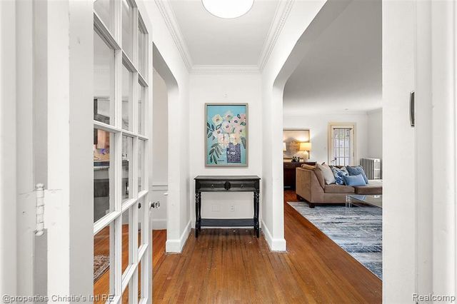 285 Mcmillan Road, Grosse Pointe Farms, MI 48236