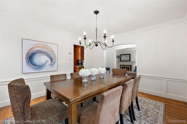 285 Mcmillan Road, Grosse Pointe Farms, MI 48236