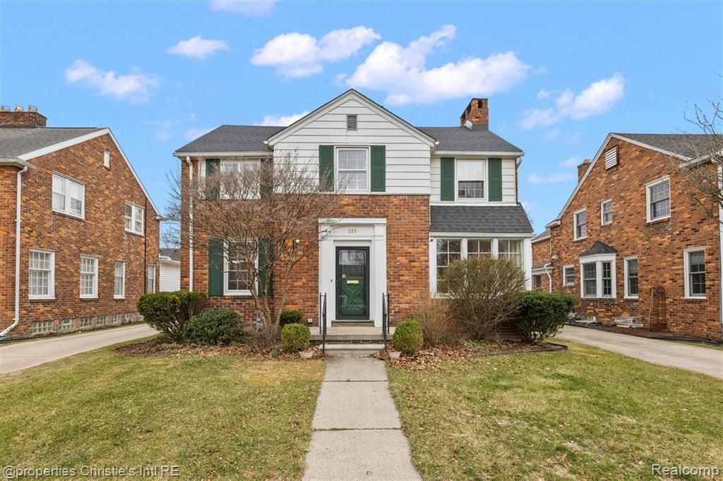 285 Mcmillan Road, Grosse Pointe Farms, MI 48236