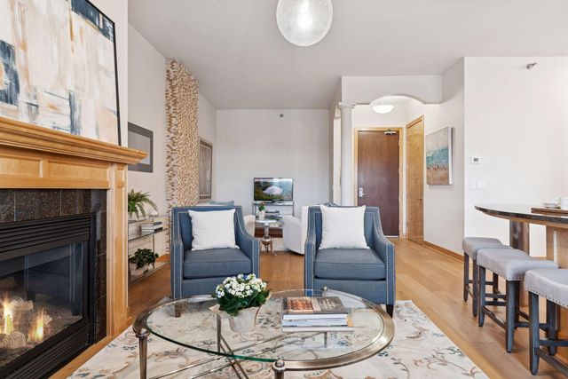 317 Groveland Avenue 712, Minneapolis, MN 55403