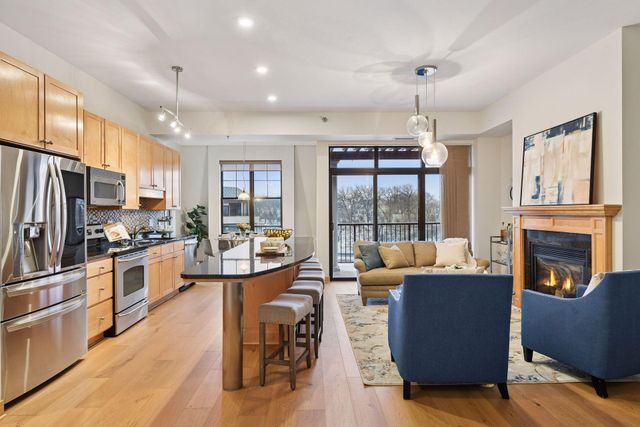 317 Groveland Avenue 712, Minneapolis, MN 55403