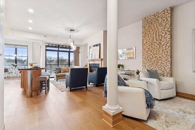 317 Groveland Avenue 712, Minneapolis, MN 55403