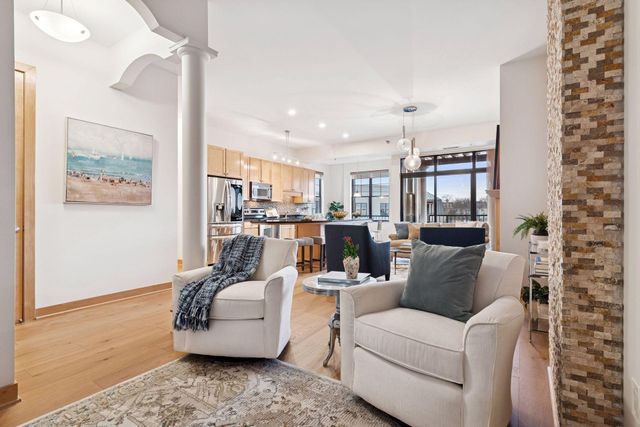 317 Groveland Avenue 712, Minneapolis, MN 55403