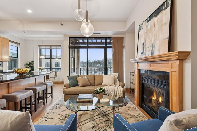 317 Groveland Avenue 712, Minneapolis, MN 55403