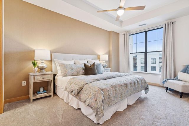 317 Groveland Avenue 712, Minneapolis, MN 55403