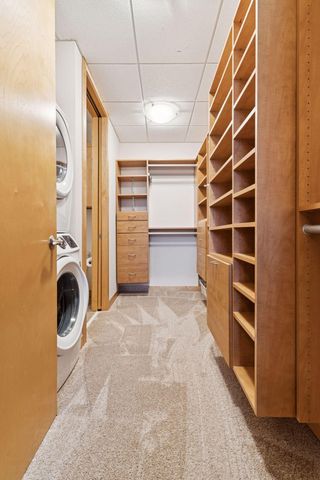 317 Groveland Avenue 712, Minneapolis, MN 55403