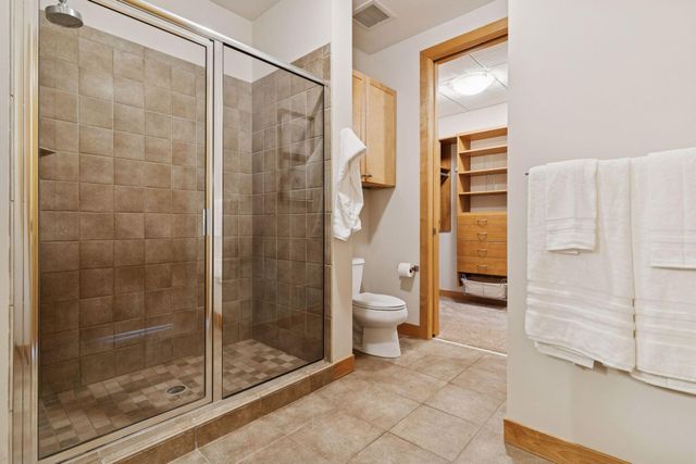 317 Groveland Avenue 712, Minneapolis, MN 55403