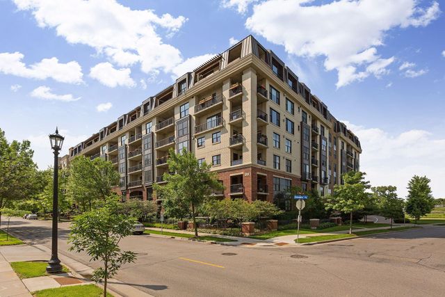 317 Groveland Avenue 712, Minneapolis, MN 55403