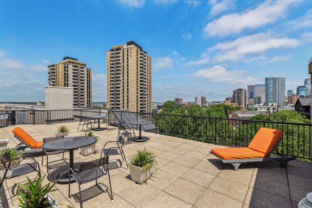 317 Groveland Avenue 712, Minneapolis, MN 55403