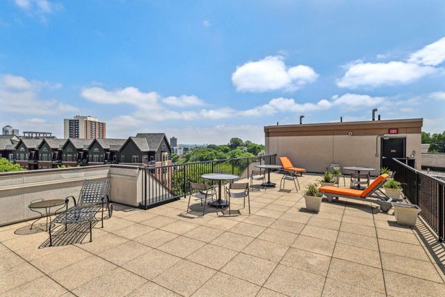 317 Groveland Avenue 712, Minneapolis, MN 55403