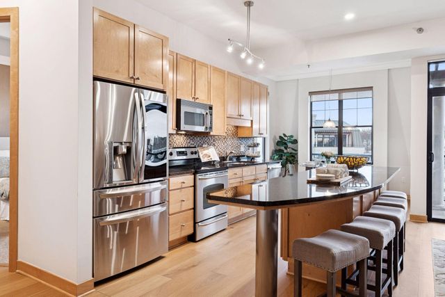 317 Groveland Avenue 712, Minneapolis, MN 55403