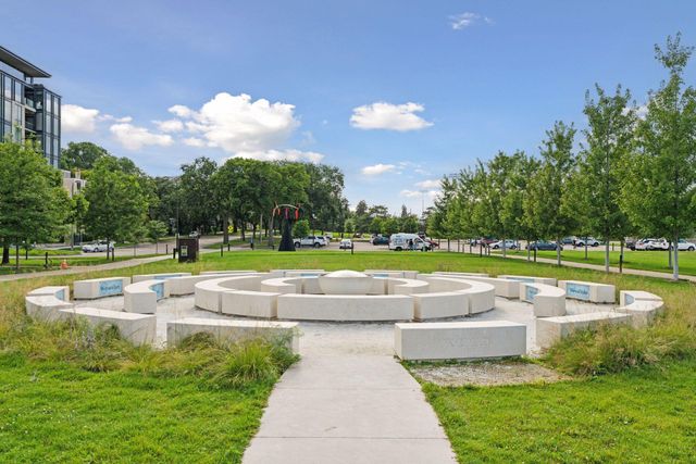 317 Groveland Avenue 712, Minneapolis, MN 55403