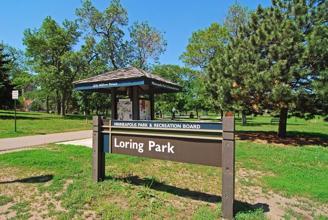 317 Groveland Avenue 712, Minneapolis, MN 55403