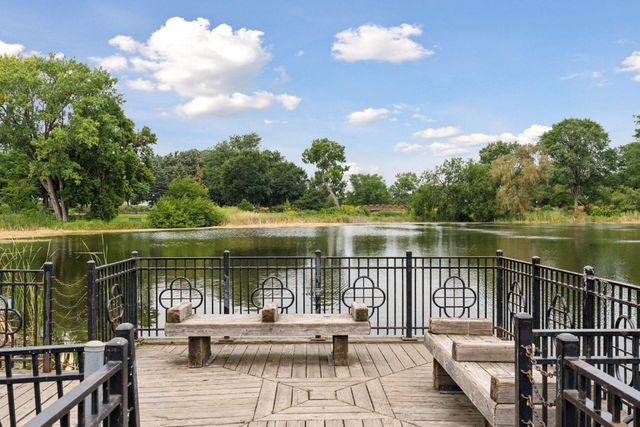 317 Groveland Avenue 712, Minneapolis, MN 55403