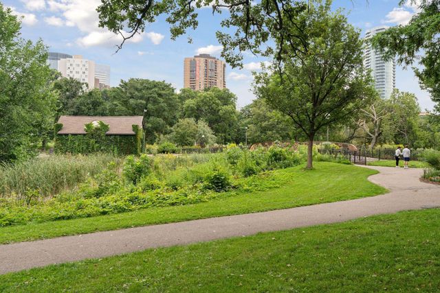 317 Groveland Avenue 712, Minneapolis, MN 55403