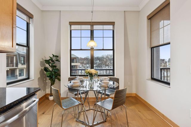 317 Groveland Avenue 712, Minneapolis, MN 55403