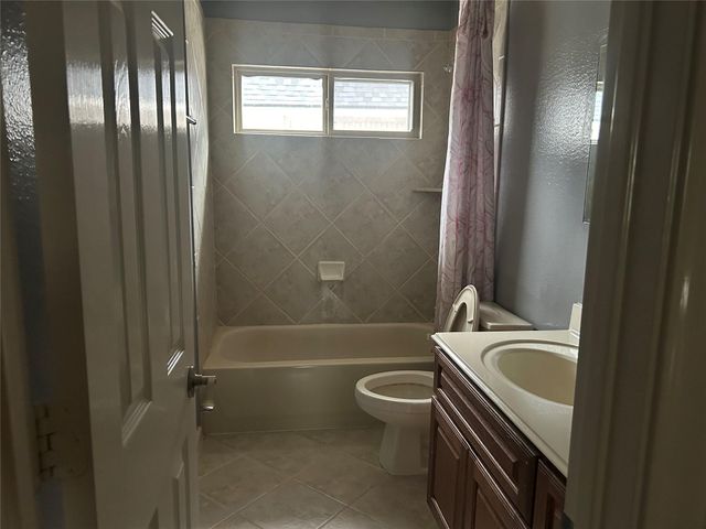 15514 Stone Gables Lane, Houston, TX 77044