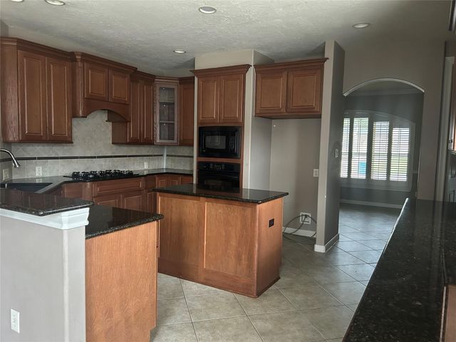 15514 Stone Gables Lane, Houston, TX 77044
