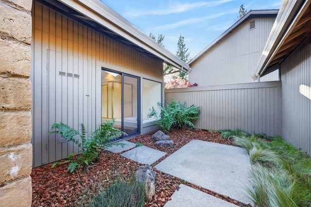 11474 Round House Ct, Gold River, CA 95670