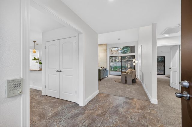 11474 Round House Ct, Gold River, CA 95670