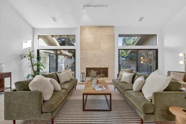 11474 Round House Ct, Gold River, CA 95670