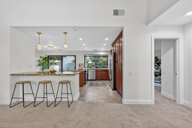 11474 Round House Ct, Gold River, CA 95670