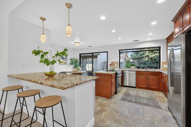 11474 Round House Ct, Gold River, CA 95670