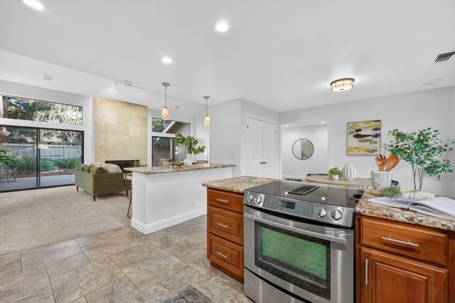 11474 Round House Ct, Gold River, CA 95670