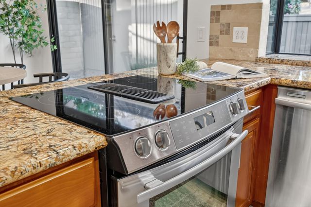 11474 Round House Ct, Gold River, CA 95670