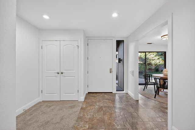 11474 Round House Ct, Gold River, CA 95670