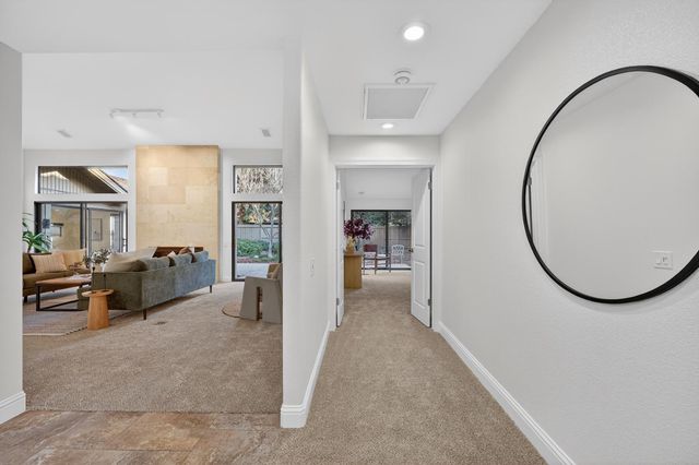 11474 Round House Ct, Gold River, CA 95670