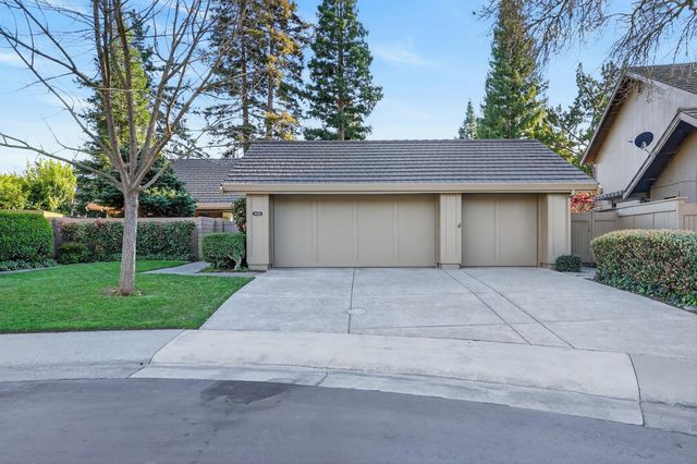 11474 Round House Ct, Gold River, CA 95670