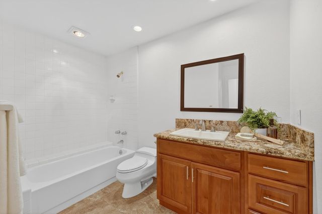 11474 Round House Ct, Gold River, CA 95670