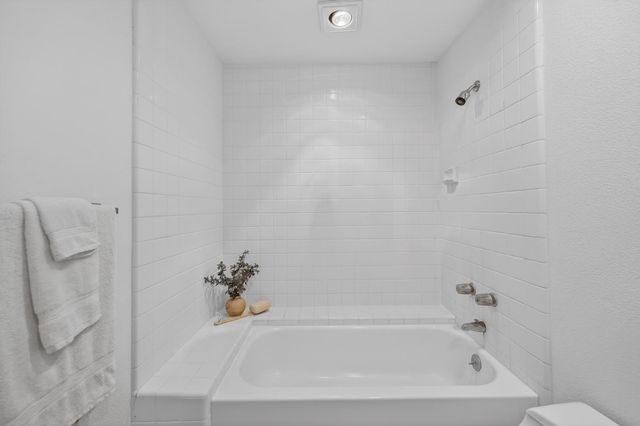 11474 Round House Ct, Gold River, CA 95670