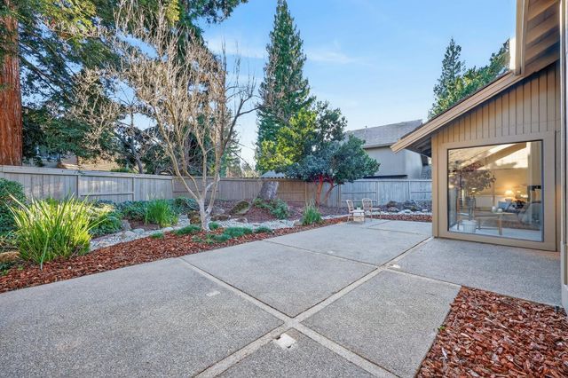 11474 Round House Ct, Gold River, CA 95670