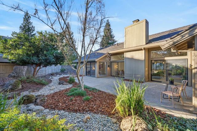 11474 Round House Ct, Gold River, CA 95670